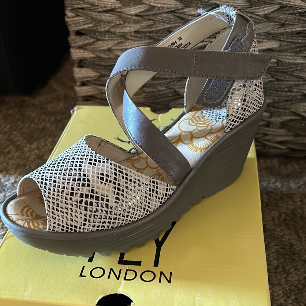 Ladies dress shoes